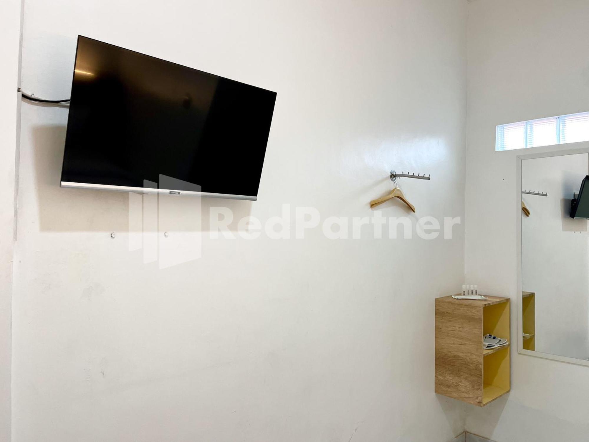 D Palma Near Lokananta Manahan Mitra Reddoorz Surakarta  Luaran gambar