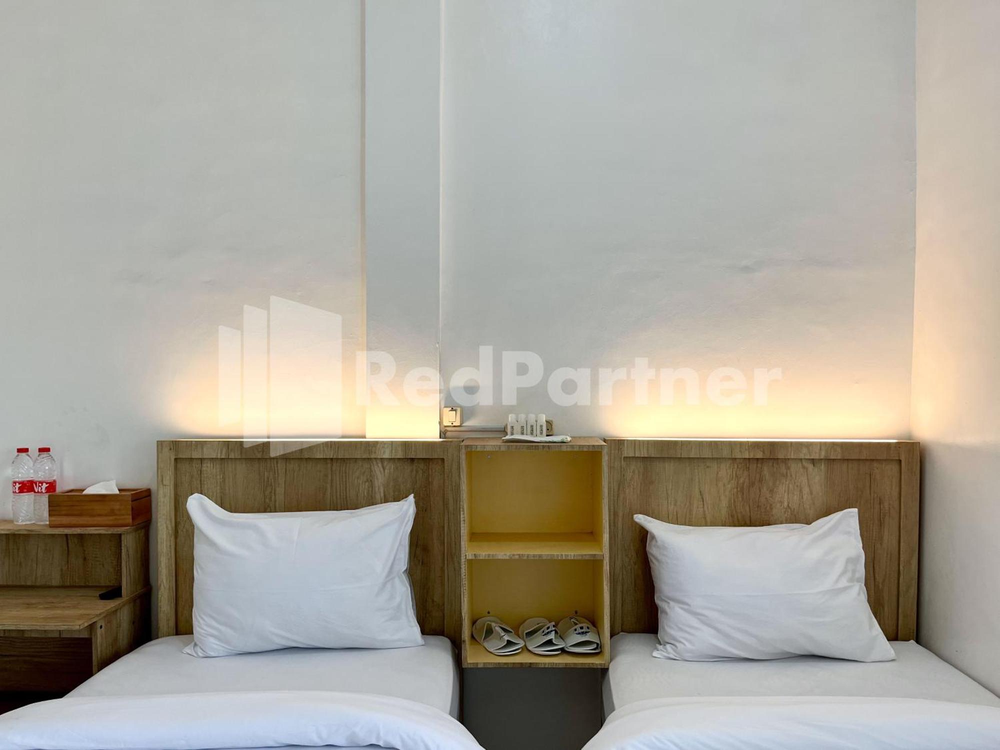 D Palma Near Lokananta Manahan Mitra Reddoorz Surakarta  Luaran gambar