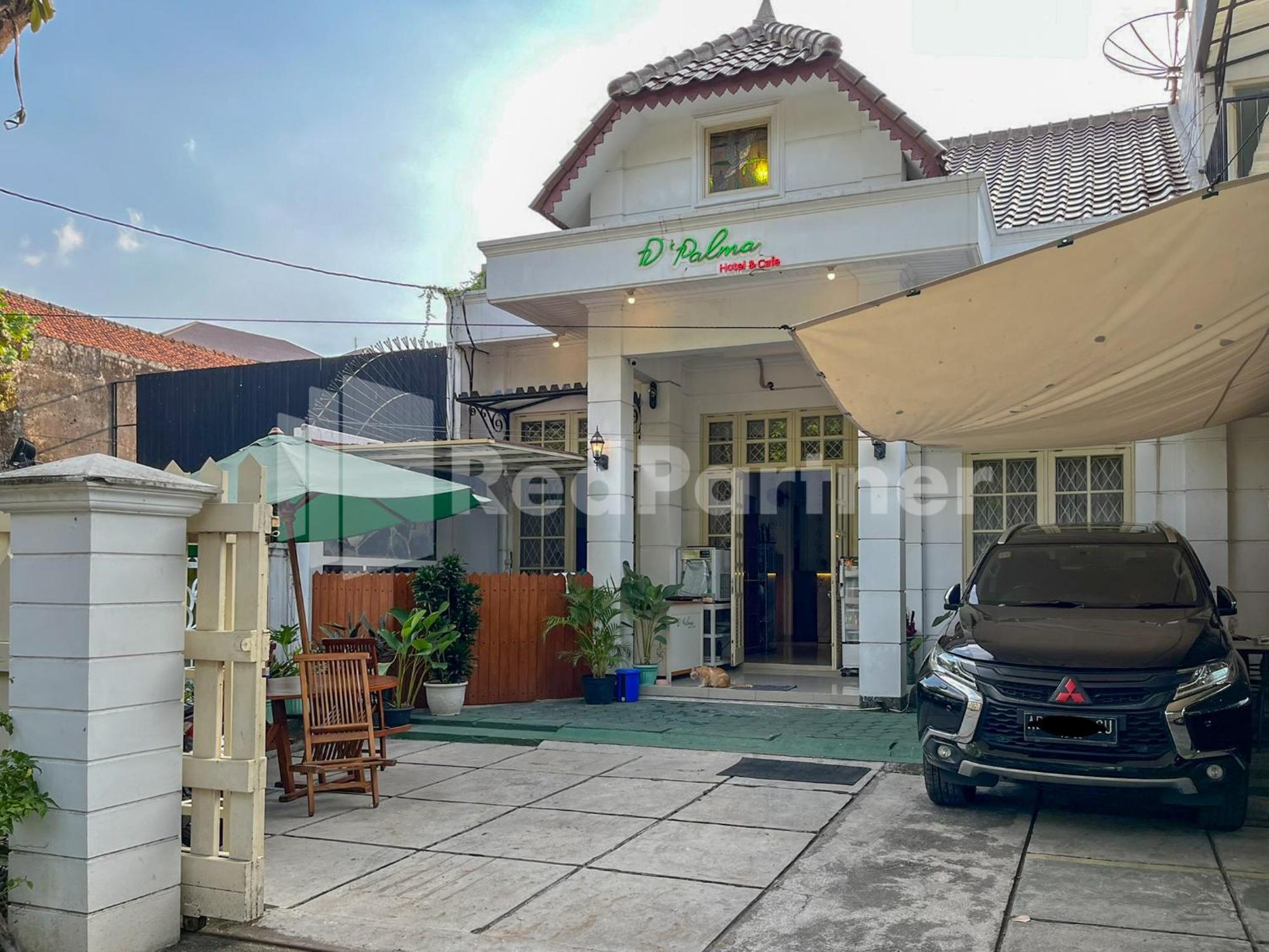 D Palma Near Lokananta Manahan Mitra Reddoorz Surakarta  Luaran gambar