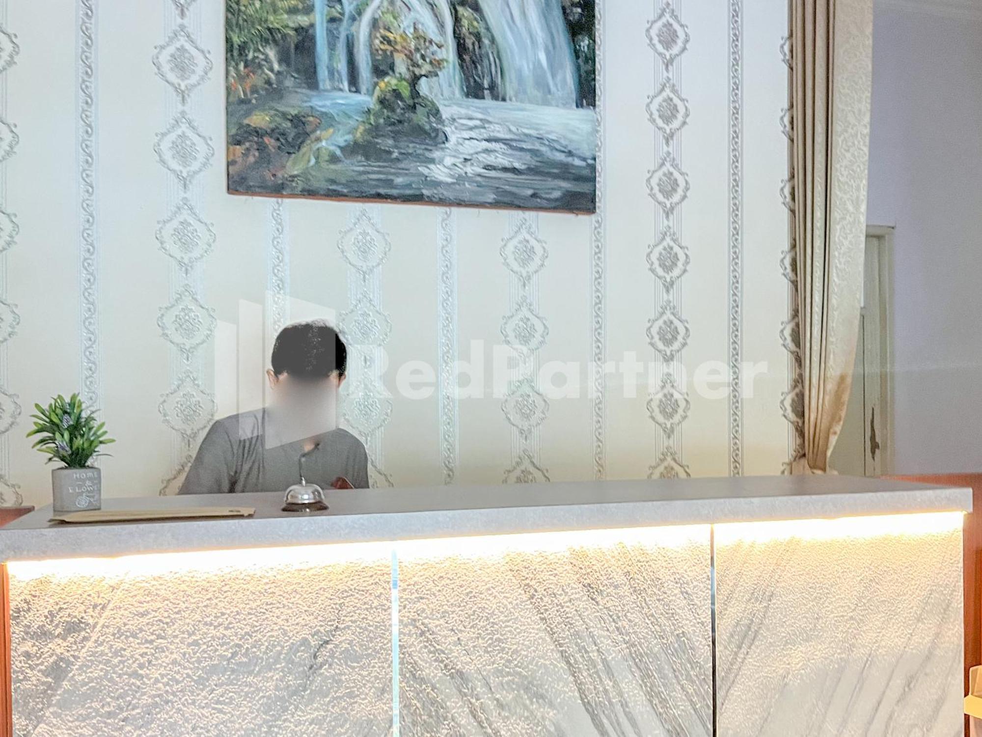 D Palma Near Lokananta Manahan Mitra Reddoorz Surakarta  Luaran gambar